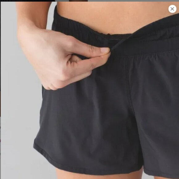 Lululemon Tracker Short V Women's Size 4 - Black w/8" Rise & 3.5″ inseam - Picture 5 of 14
